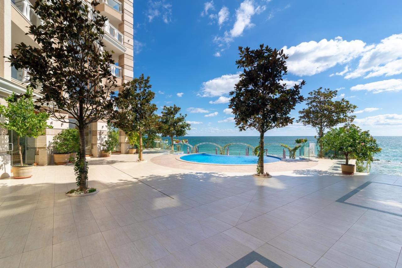 Luxurious And Panoramic Apartments At The Beach In La Mer Complex ゴールデンサンド エクステリア 写真
