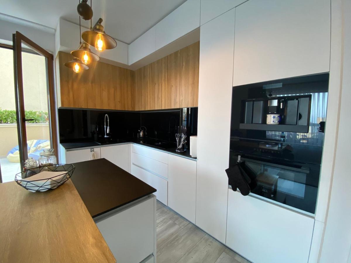 Luxurious And Panoramic Apartments At The Beach In La Mer Complex ゴールデンサンド エクステリア 写真