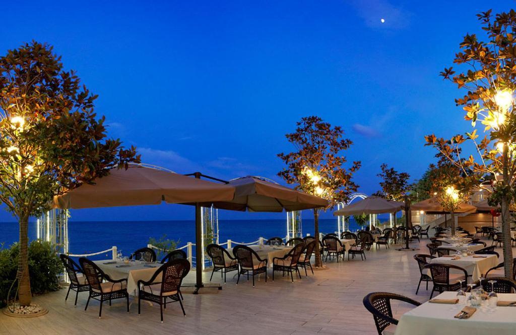 Luxurious And Panoramic Apartments At The Beach In La Mer Complex ゴールデンサンド エクステリア 写真
