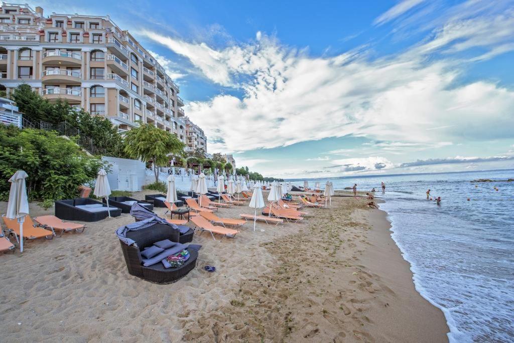 Luxurious And Panoramic Apartments At The Beach In La Mer Complex ゴールデンサンド エクステリア 写真