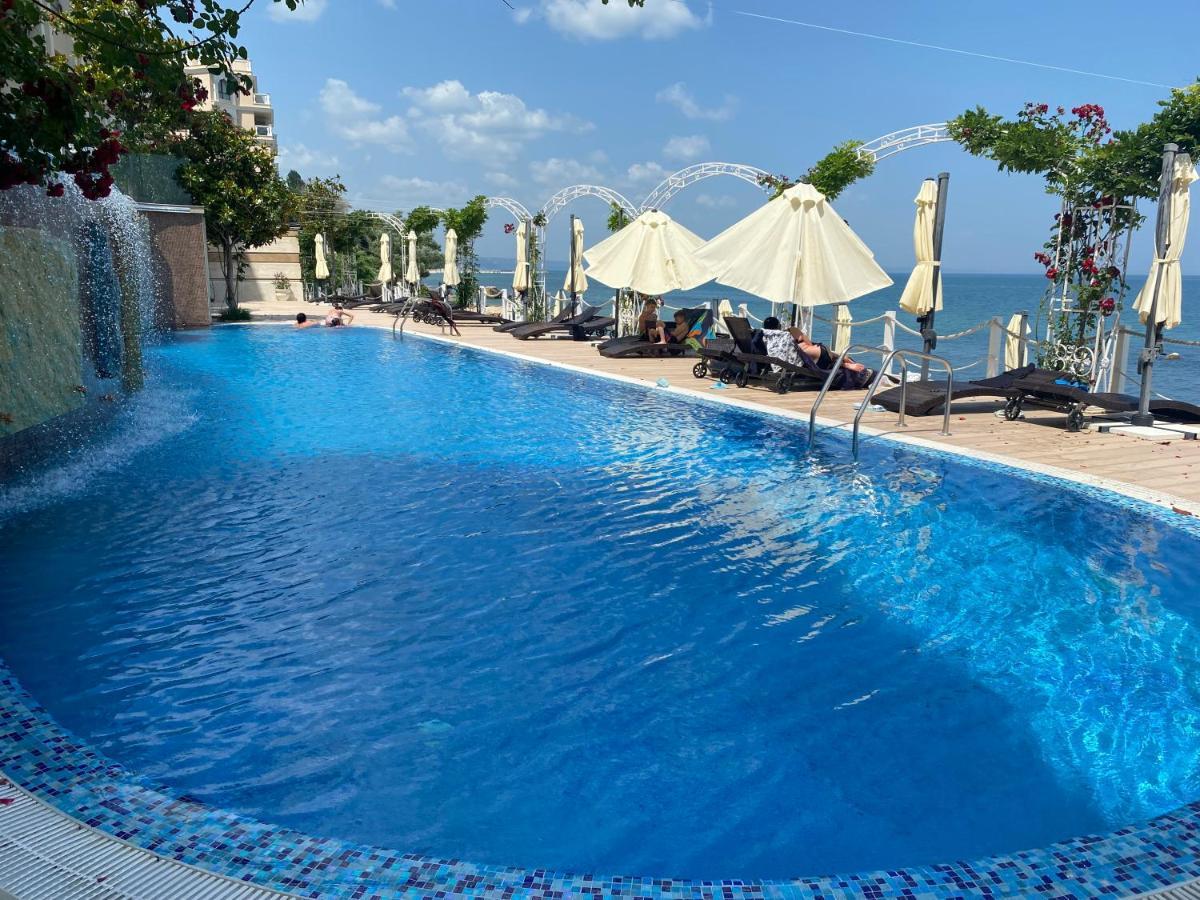 Luxurious And Panoramic Apartments At The Beach In La Mer Complex ゴールデンサンド エクステリア 写真