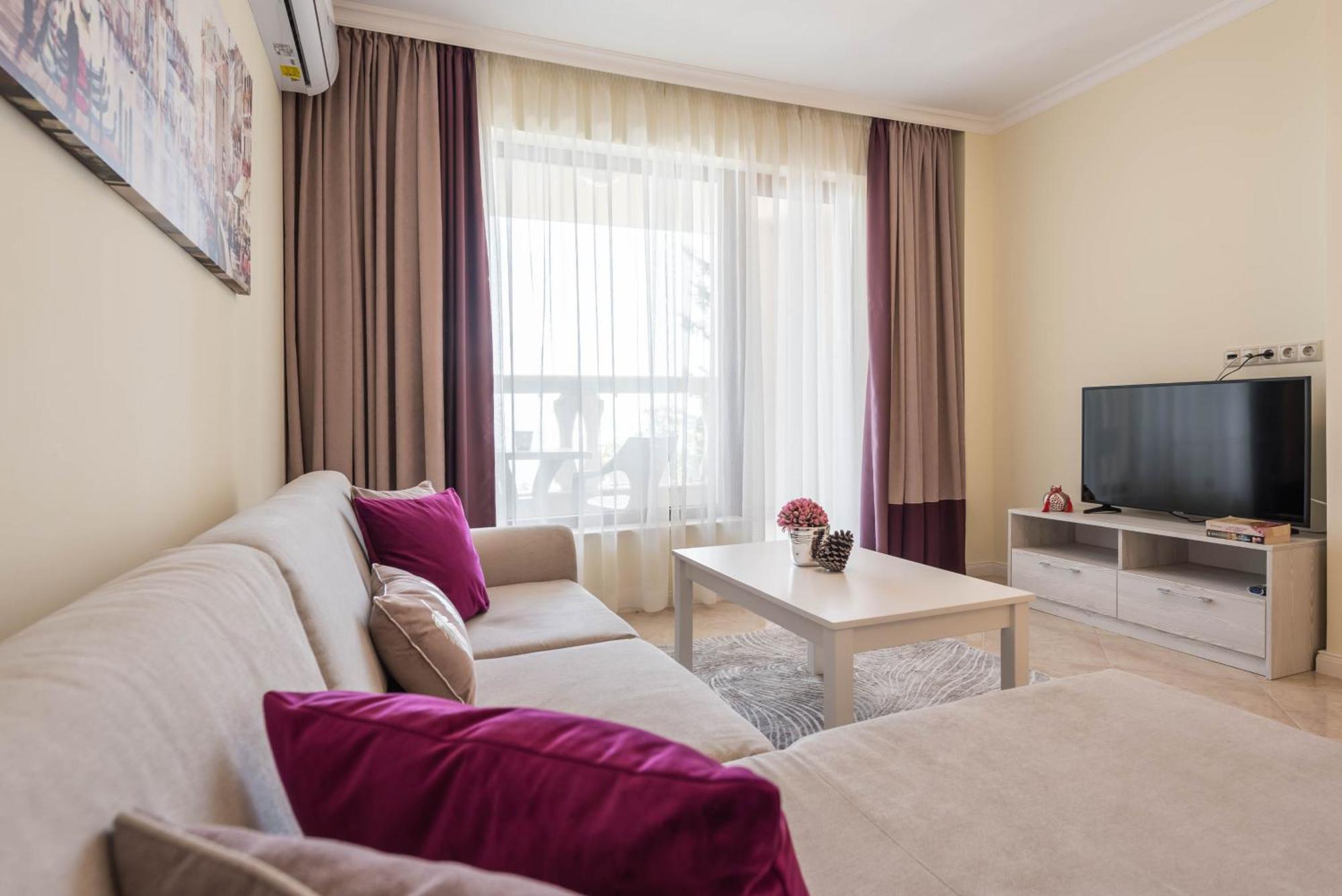 Luxurious And Panoramic Apartments At The Beach In La Mer Complex ゴールデンサンド エクステリア 写真
