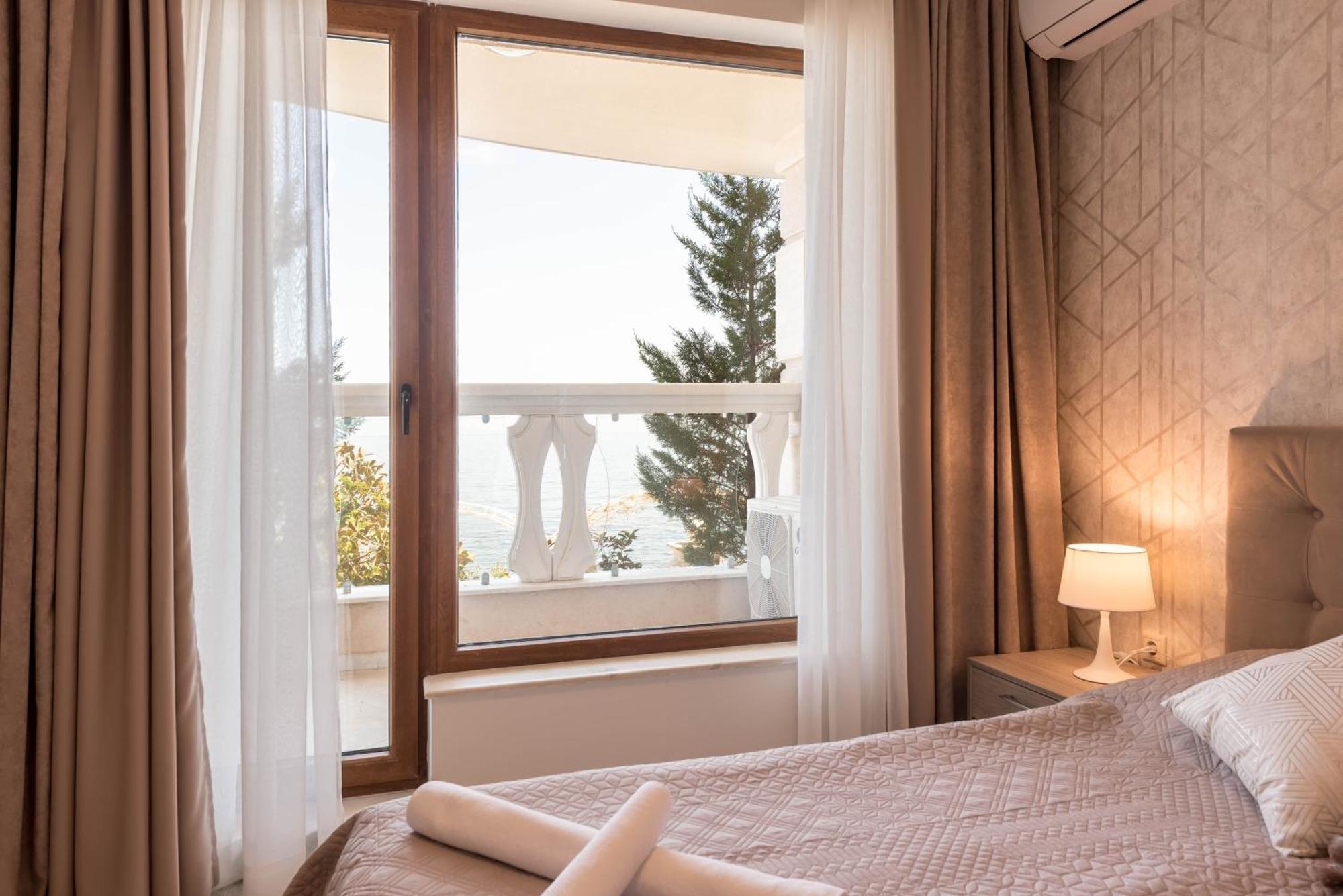Luxurious And Panoramic Apartments At The Beach In La Mer Complex ゴールデンサンド エクステリア 写真