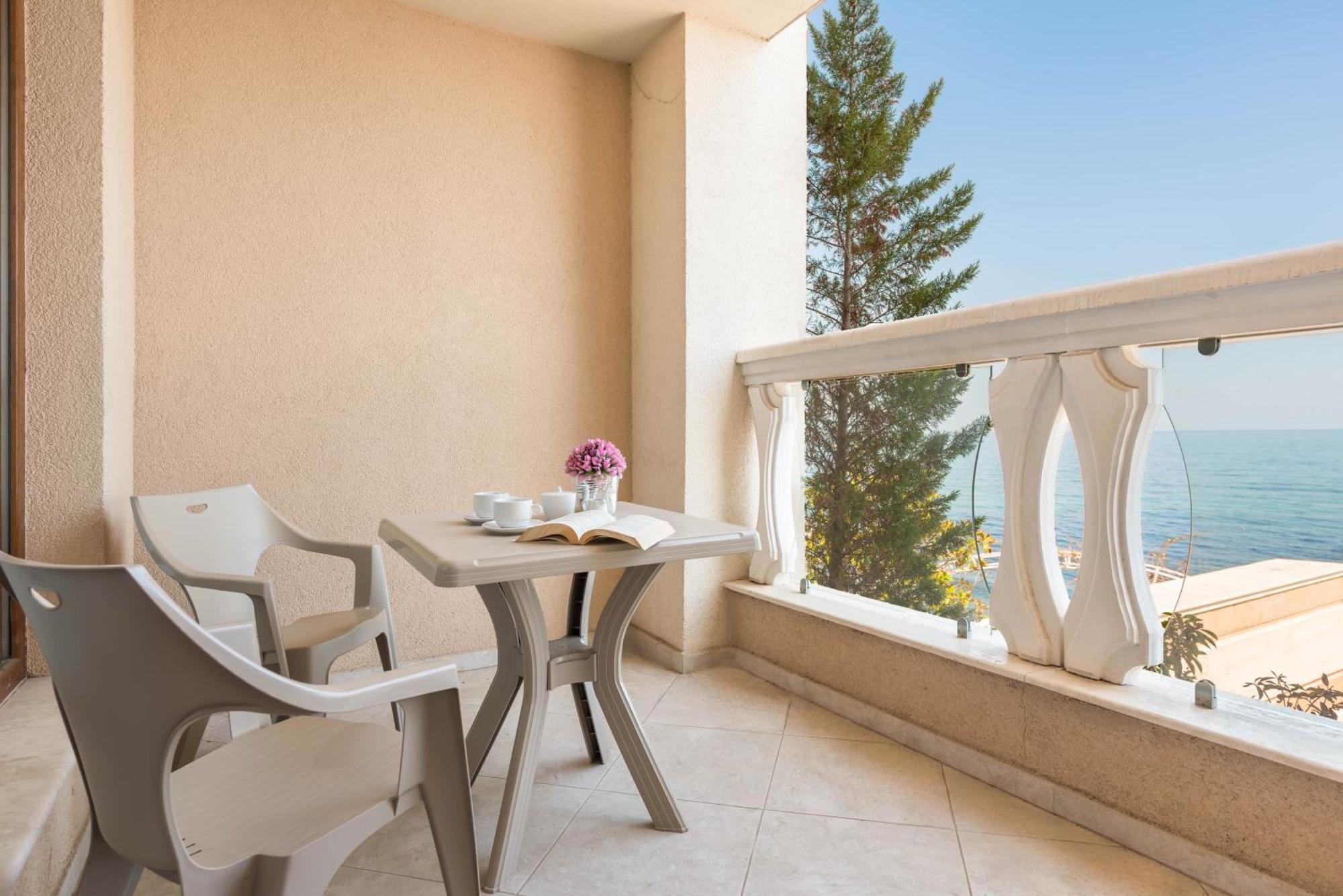 Luxurious And Panoramic Apartments At The Beach In La Mer Complex ゴールデンサンド エクステリア 写真