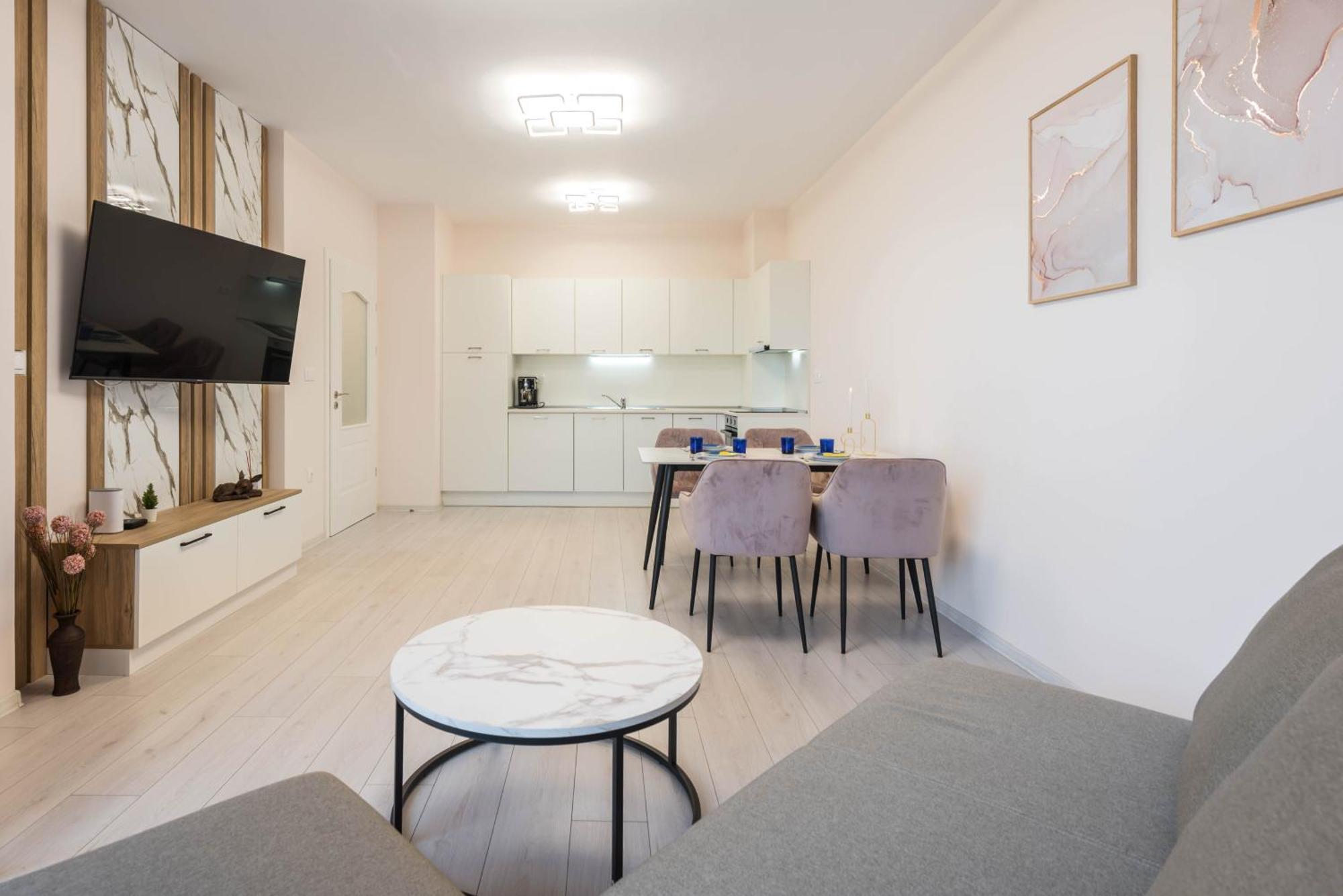 Luxurious And Panoramic Apartments At The Beach In La Mer Complex ゴールデンサンド エクステリア 写真